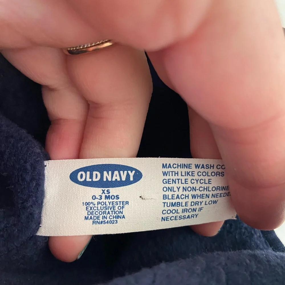 NWOT Old Navy baby navy blue Velcro fleece tassel cap warm winter hat 0-3 months